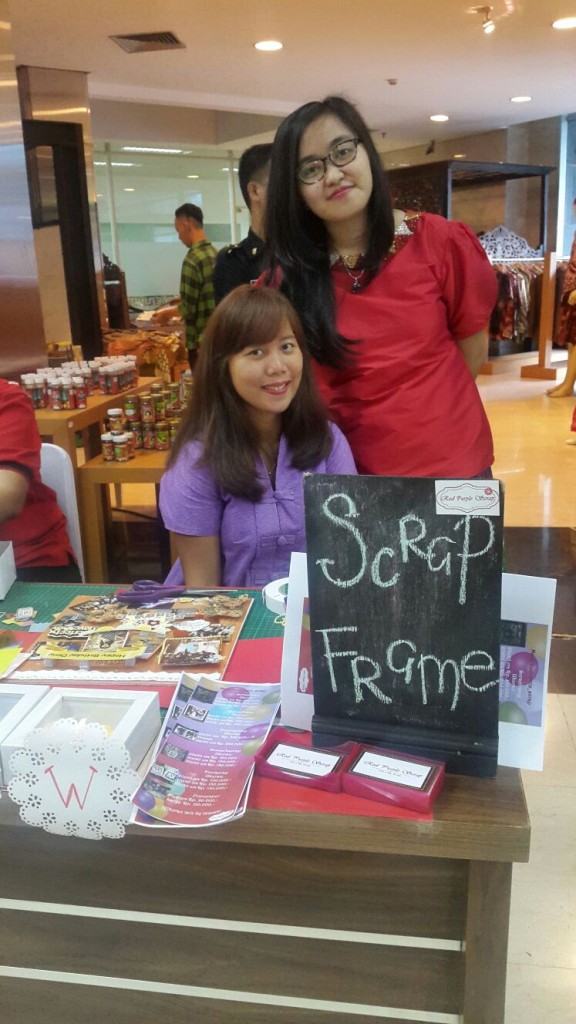 Noorien (merah) Melvia (Ungu)